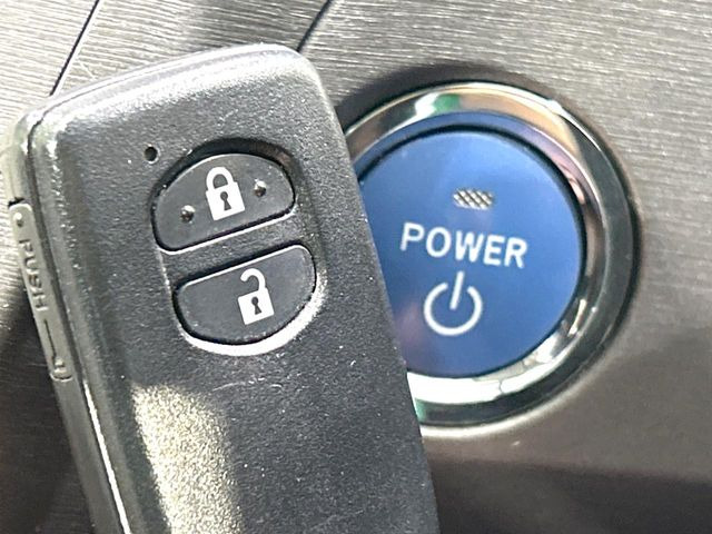 �y�X�}�[�g�L�[�z�J�o����|�P�b�g�ɓ��ꂽ�܂܂ł��h�A�̎{���E�������\�ȃX�}�[�g�L�[�𑕔��B�G���W���̃I���E�I�t�����J�M�����o���K�v����������Ƃ��Ă��֗��ł���