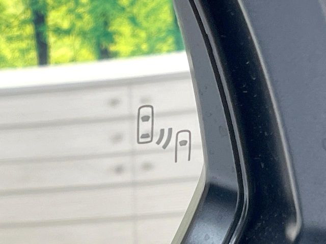 �y������p���m�z���s���A�h�A�~���[�̎��p�ɂȂ�₷���ӏ��Ɍ㑱�Ԃ��ڋ߂���ƃT�C�h�~���[�t�߂Ɍx����\���A�h���C�o�[�ɒ��ӊ��N�����Ă���܂��B