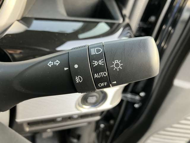 ���I�[�g���C�g&�n�C�r�[���A�V�X�g�����̖͂��邳�����m���Ď����Ń��C�g�_�����Ă���g���l���Ȃǂŕ֗��ł��B�����!�Ό��ԂȂǂ����m���ăn�C&hArr;���[�������Ő؂�ւ��Ă���܂��B