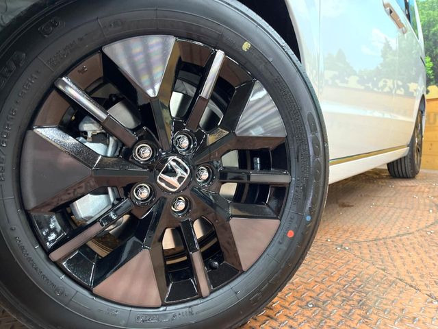 �y�����A���~�z�C�[���z�O�ςɃ}�b�`���������A���~�z�C�[���𑕒����Ă���܂��B�e��ЊO�A���~�z�C�[����A�X�^�b�h���X�^�C�����戵�����Ă���܂��B���񂲑��k����������