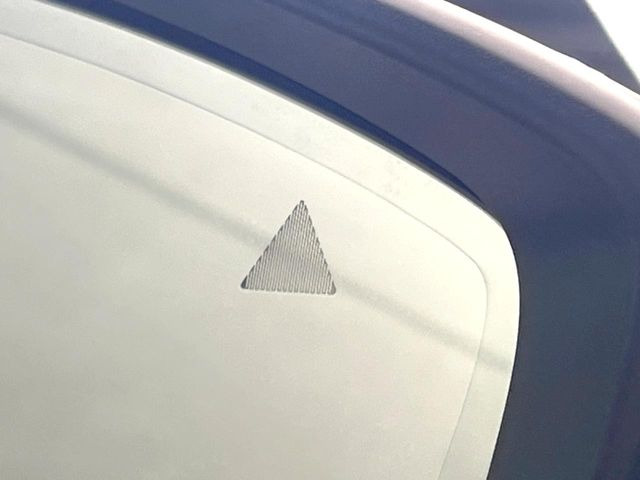 �y�u���C���h�X�|�b�g���j�^�����O�z���s���A�h�A�~���[�̎��p�ɂȂ�₷���ӏ��Ɍ㑱�Ԃ��ڋ߂���ƃT�C�h�~���[�t�߂Ɍx����\���A�h���C�o�[�ɒ��ӊ��N�����Ă���܂��B