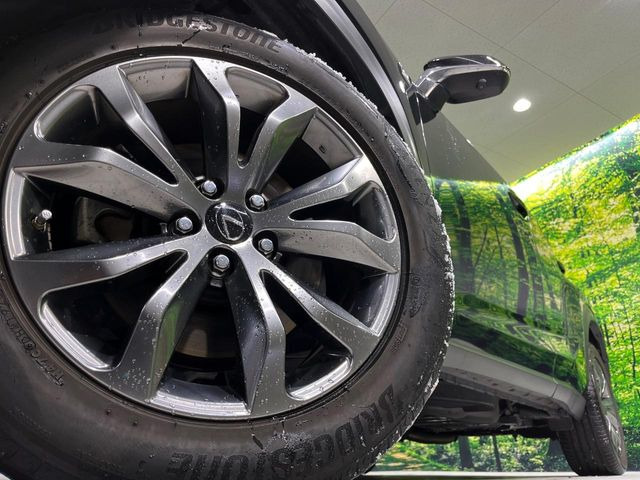 �y����18�C���`�A���~�z�C�[���z�O�ςɃ}�b�`���������A���~�z�C�[���𑕒����Ă���܂��B�e��ЊO�A���~�z�C�[����A�X�^�b�h���X�^�C�����戵�����Ă���܂��B���񂲑��k����������