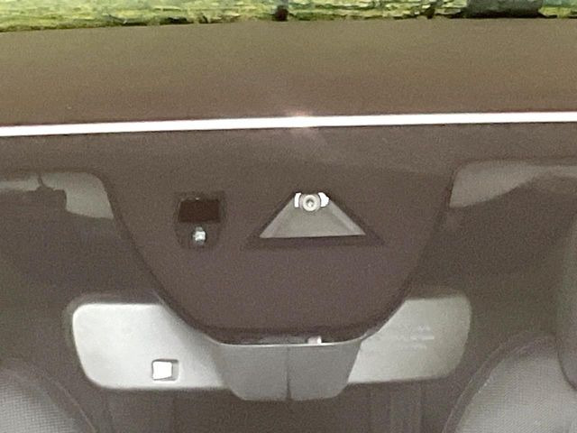 �yi-ACTIVESENSE�z���s���ɑO���̎ԗ�����F�����A�Փ˂������Ȏ��͌x��ƃu���[�L�ŏՓˉ���Ɣ�Q�y�����A�V�X�g�B�����S�Ƀh���C�u�����y���݂��������܂��B