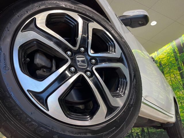 �y����17�C���`�A���~�z�C�[���z�O�ςɃ}�b�`���������A���~�z�C�[���𑕒����Ă���܂��B�e��ЊO�A���~�z�C�[����A�X�^�b�h���X�^�C�����戵�����Ă���܂��B���񂲑��k����������