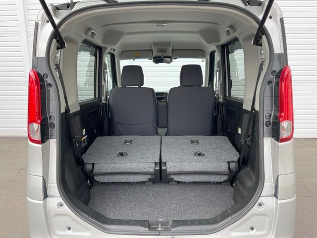 ���i�̂���������ʋ΁A���}���ɏ\���ȉ׎��X�y�[�X���m�ۂ��Ă���܂��B�Z�J���h�V�[�g��|���ƁA�傫�ȉו��̐ύڂ��\�ł���