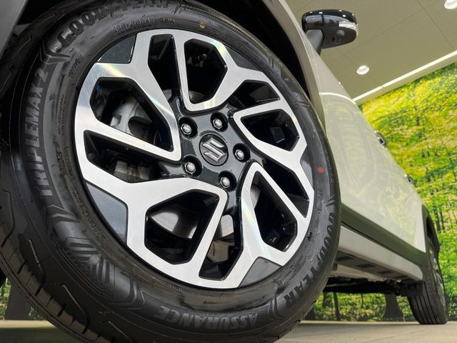 �y����16�C���`�A���~�z�C�[���z�O�ςɃ}�b�`���������A���~�z�C�[���𑕒����Ă���܂��B�e��ЊO�A���~�z�C�[����A�X�^�b�h���X�^�C�����戵�����Ă���܂��B���񂲑��k����������