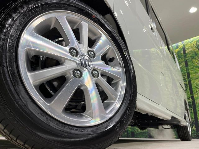 �y����14�C���`�A���~�z�C�[���z�O�ςɃ}�b�`���������A���~�z�C�[���𑕒����Ă���܂��B�e��ЊO�A���~�z�C�[����A�X�^�b�h���X�^�C�����戵�����Ă���܂��B���񂲑��k����������