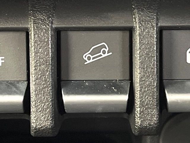 �y�_�E���q���A�V�X�g�z�}�ȍ⓹������Ƃ��Ɏ����Ńu���[�L�𐧌�A���̒ᑬ�x��ۂ��܂��B�ᓹ�∫�H�ȂǊ���₷���H�ʂ̉����ł��^�C�������b�N���Ȃ�������S!�n���h������ɏW���ł��܂�!