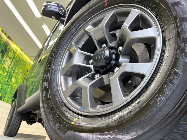 �y����15�C���`�A���~�z�C�[���z�O�ςɃ}�b�`���������A���~�z�C�[���𑕒����Ă���܂��B�e��ЊO�A���~�z�C�[����A�X�^�b�h���X�^�C�����戵�����Ă���܂��B���񂲑��k����������