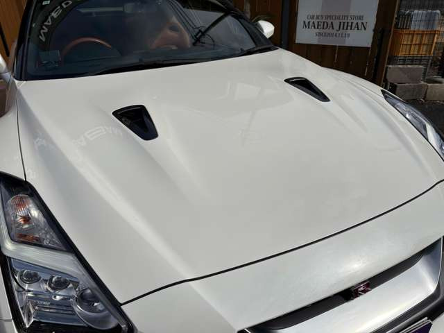 �{�f�B�[�J���[�E�u�����A���g�z���C�g�p�[���ƂȂ��Ă���܂���