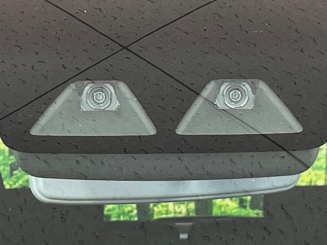 �y�X�}�[�g�A�V�X�g�z���s���ɑO���̎ԗ�����F�����A�Փ˂������Ȏ��͌x��ƃu���[�L�ŏՓˉ���Ɣ�Q�y�����A�V�X�g�B�����S�Ƀh���C�u�����y���݂��������܂��B