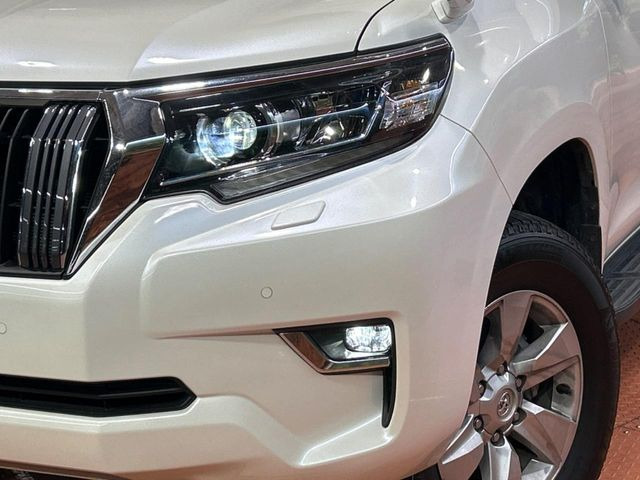 �yLED�w�b�h���C�g�z���V����ԑ��s�����ǍD�Ȏ��E���m�ۂ����S���ĉ^�]�ł��鍂�P�xLED�w�b�h���C�g�𑕔�!�_�����x�������A����d�͂��}�����Ă��܂��B