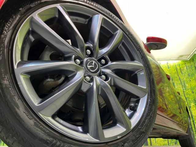 �y����18�C���`�A���~�z�C�[���z�O�ςɃ}�b�`���������A���~�z�C�[���𑕒����Ă���܂��B�e��ЊO�A���~�z�C�[����A�X�^�b�h���X�^�C�����戵�����Ă���܂��B���񂲑��k����������