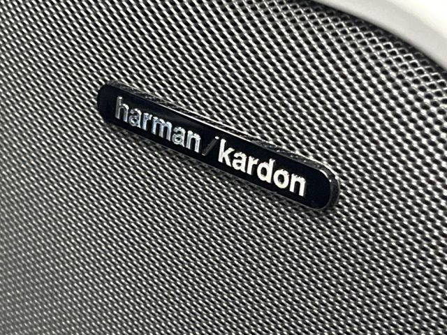 ��harman/kardon�T�E���h�V�X�e��:�I�[�f�B�I��僁�[�J�[����|����v���~�A���X�s�[�J�[�𑕔��B�����̃X�s�[�J�[����A���̗������܂ŕ����鍂�i���ȉ��y�����y���݂��������܂��B