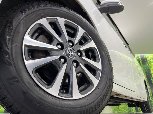 �y����15�C���`�A���~�z�C�[���z�O�ςɃ}�b�`���������A���~�z�C�[���𑕒����Ă���܂��B�e��ЊO�A���~�z�C�[����A�X�^�b�h���X�^�C�����戵�����Ă���܂��B���񂲑��k����������