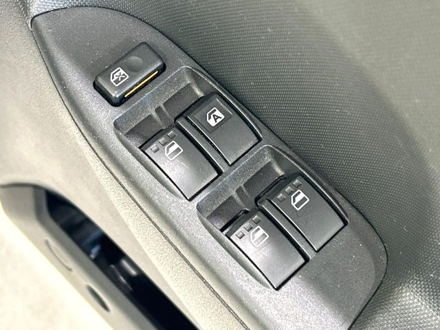 �y�d���i�[�~���[�z�T�C�h�~���[�͓d���i�[���ƂȂ��Ă���A�������ԏ�ł��L�Y�������X�N��}�����܂��B