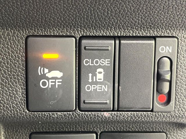 �y�p���[�X���C�h�h�A�z�X�}�[�g�L�[��^�]�Ȃ̃X�C�b�`�ŃX���C�h�h�A�̊J���\���d��������͂����ăh�A���J����K�v�������A���������q�l�ł��A�d���ו��������Ă��鎞�����N�ɊJ���߂ł��܂���