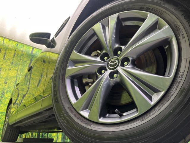 �y����18�C���`�A���~�z�C�[���z�O�ςɃ}�b�`���������A���~�z�C�[���𑕒����Ă���܂��B�e��ЊO�A���~�z�C�[����A�X�^�b�h���X�^�C�����戵�����Ă���܂��B���񂲑��k����������