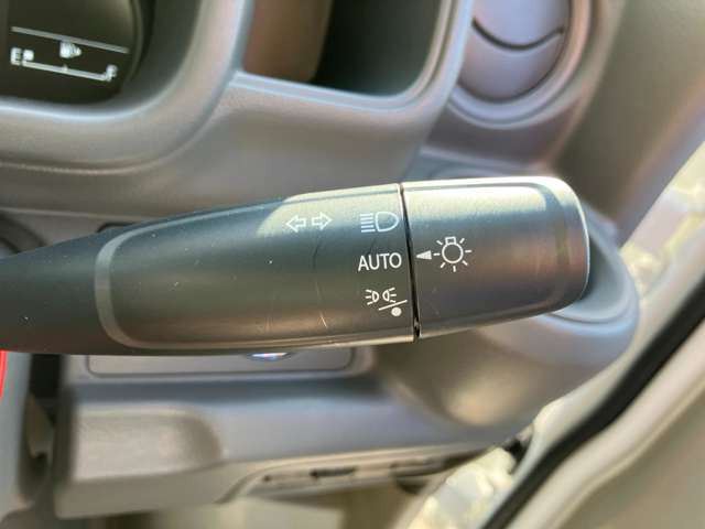 ���I�[�g���C�g&�n�C�r�[���A�V�X�g�����̖͂��邳�����m���Ď����Ń��C�g�_�����Ă���g���l���Ȃǂŕ֗��ł��B�����!�Ό��ԂȂǂ����m���ăn�C&hArr;���[�������Ő؂�ւ��Ă���܂��B