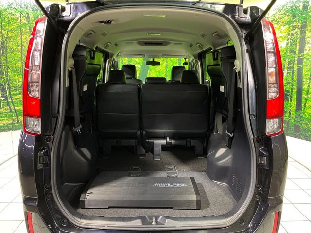 ���i�̂���������ʋ΁A���}���ɏ\���ȉ׎��X�y�[�X���m�ۂ��Ă���܂��B�Z�J���h�V�[�g��|���ƁA�傫�ȉו��̐ύڂ��\�ł���