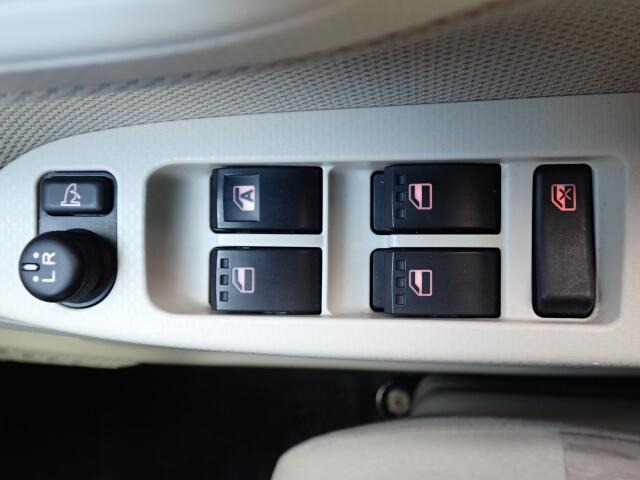 �d���i�[���h�A�~���[�E�p���[�E�B���h�E�������Ă��܂��B