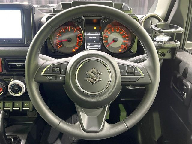 �y�����v�����X�e�A�����O�z�㎿�Ȋv���g�p���邱�ƂŁA��ɂ����������݂ƂĂ��^�]���₷���n���h���ł���