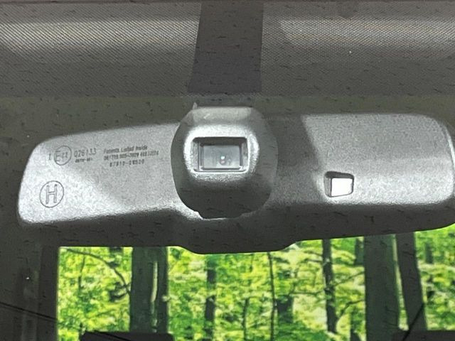 �y�g���^�Z�[�t�e�B�Z���XC�z���s���ɑO���̎ԗ�����F�����A�Փ˂������Ȏ��͌x��ƃu���[�L�ŏՓˉ���Ɣ�Q�y�����A�V�X�g�B�����S�Ƀh���C�u�����y���݂��������܂��B