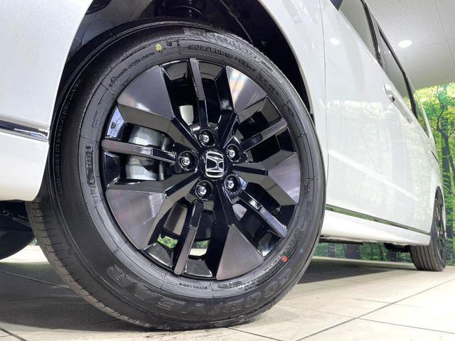 �y����16�C���`�A���~�z�C�[���z�O�ςɃ}�b�`���������A���~�z�C�[���𑕒����Ă���܂��B�e��ЊO�A���~�z�C�[����A�X�^�b�h���X�^�C�����戵�����Ă���܂��B���񂲑��k����������