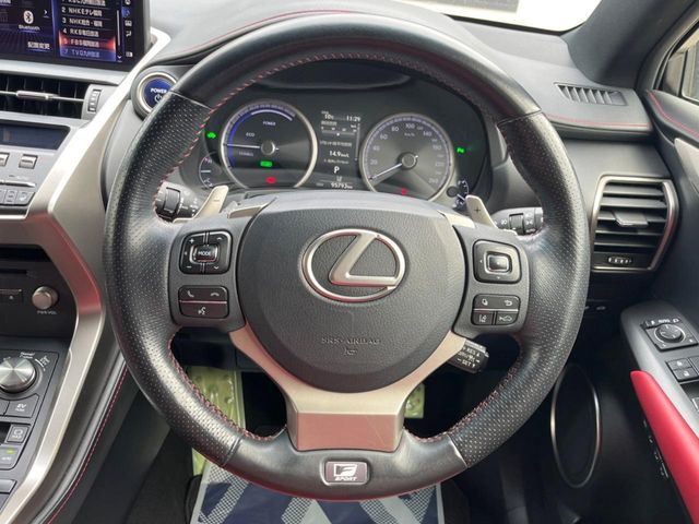 �y�����v�����X�e�A�����O�z�㎿�Ȋv���g�p���邱�ƂŁA��ɂ����������݂ƂĂ��^�]���₷���n���h���ł���