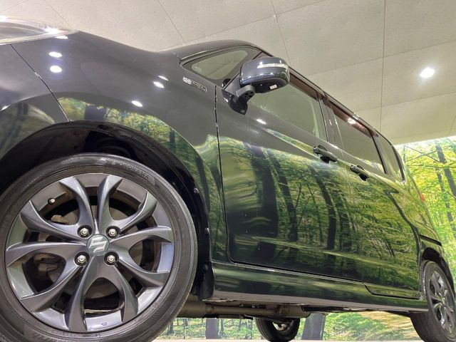 �y����15�C���`�A���~�z�C�[���z�O�ςɃ}�b�`���������A���~�z�C�[���𑕒����Ă���܂��B�e��ЊO�A���~�z�C�[����A�X�^�b�h���X�^�C�����戵�����Ă���܂��B���񂲑��k����������