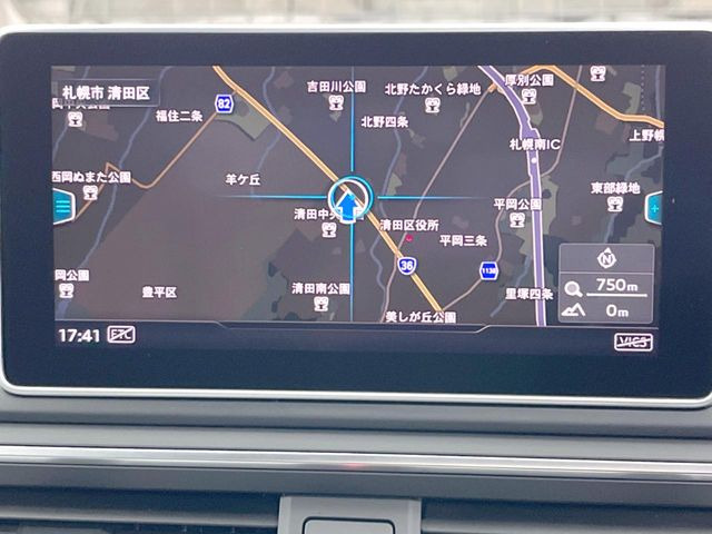 �������i�r:��̊��̂���i�r�́A����������ԓ������o���Ă���܂��B�I�[�f�B�I�@�\���[�����Ă���܂��̂ŁA�^�]�����y���߂܂���