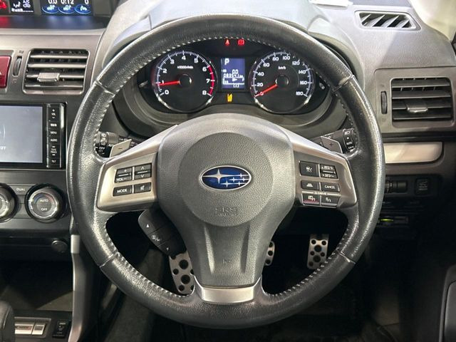 �y�����v�����X�e�A�����O�z�㎿�Ȋv���g�p���邱�ƂŁA��ɂ����������݂ƂĂ��^�]���₷���n���h���ł���