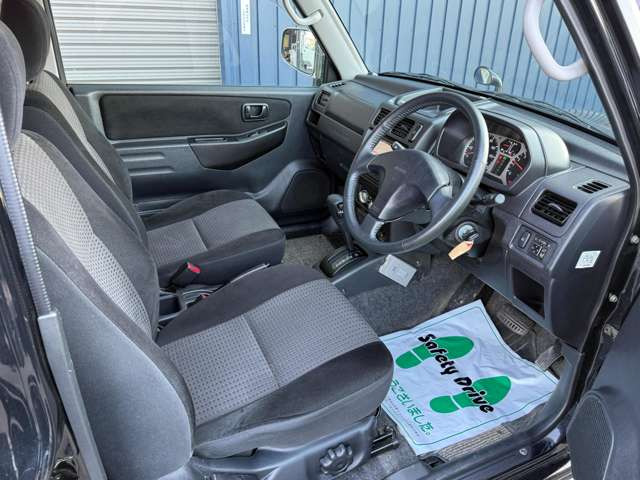 �V�[�g�͐G��S�n�A����S�n�Ƃ��ɏ㎿�Ȏd�オ��B�����ւ̒������h���C�u�ł����ɂ����A���K�ȃh���C�u���y���߂܂��B