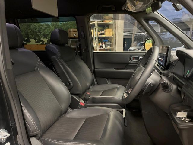 �y�n�[�t���U�[�V�[�g�z�������ƍ���S�n�𗼗������l�C�̃V�[�g���w�ʁE���ʂ̃t�@�u���b�N�f�ނ́A�ʋC���̗ǂ��⊊��ɂ����ɗD��Ă��܂��B�C���╞���ɍ��E���ꂸ���K�ɂ���肢�������܂��B