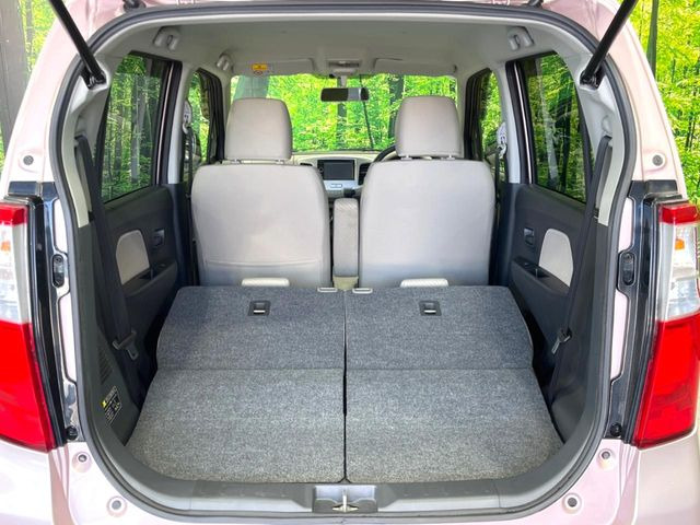 ���i�̂���������ʋ΁A���}���ɏ\���ȉ׎��X�y�[�X���m�ۂ��Ă���܂��B�Z�J���h�V�[�g��|���ƁA�傫�ȉו��̐ύڂ��\�ł���