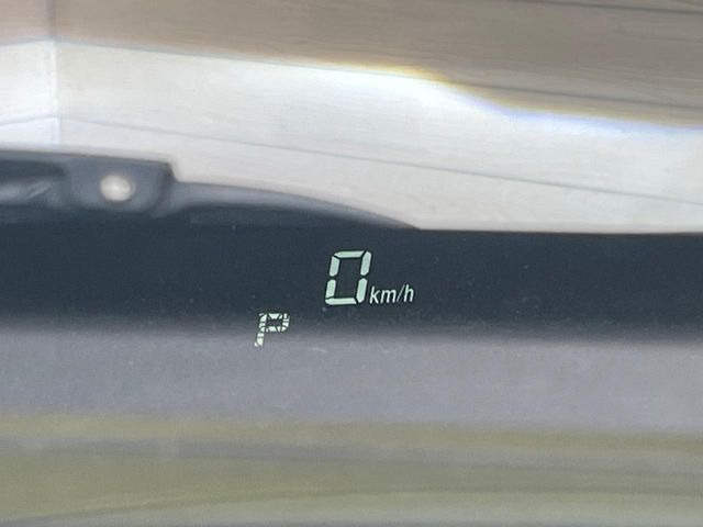 �y�w�b�h�A�b�v�f�B�X�v���C�z���݂̑��x�⑖�s�����f�W�^���\���ŉ^�]�ȑO���̃K���X�ɓ��e!�^�]���A�ڐ������炳���K�v�ȏ����m�F�ł���̂łƂ��Ă��֗��ň��S!