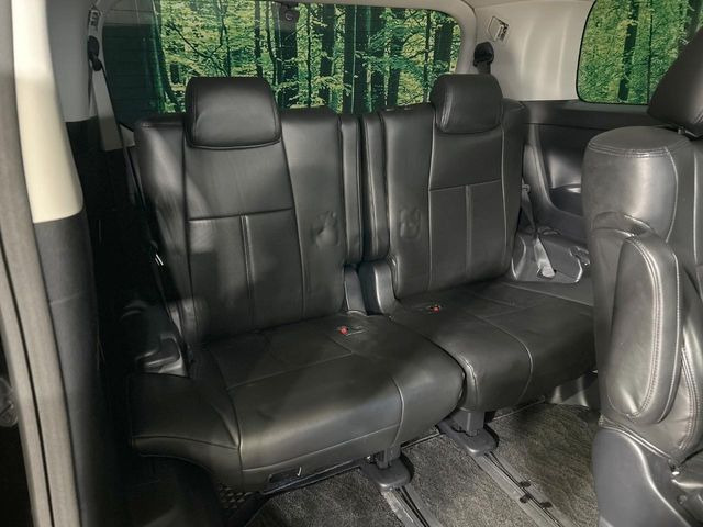 3列目シートはもちろん状態良好☆大人でもゆったりと座って頂けますので、大人数でのお出かけもラクラクです♪ご家族で、気の知れた仲間で、ドライブに行くのが楽しみですね♪
