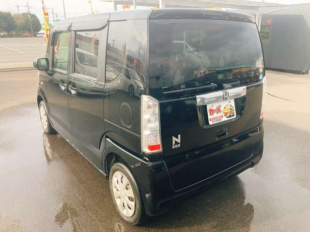 ���X�ł͌y�����Ԃ��畁�ʎԂ܂ŕ��L���I�[�����[�J�[�̎Ԏ�E�F�E�O���[�h��L�x�ɑ����Ă���܂��B