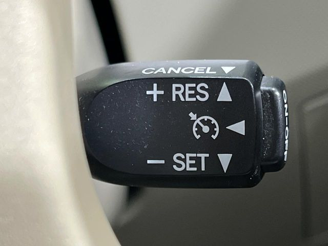 �y�N���[�Y�R���g���[���z�������H�����N���N���s�B�A�N�Z���𗣂��Ă���葬�x�ő��s���ł��A�������^�]���̕��S���y��!�����E�������ȒP�ȃX�C�b�`����Œ����ł��܂��B