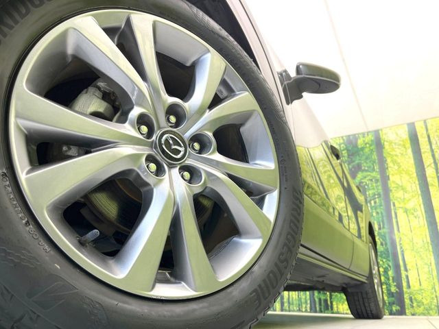 �y����18�C���`�A���~�z�C�[���z�O�ςɃ}�b�`���������A���~�z�C�[���𑕒����Ă���܂��B�e��ЊO�A���~�z�C�[����A�X�^�b�h���X�^�C�����戵�����Ă���܂��B���񂲑��k����������