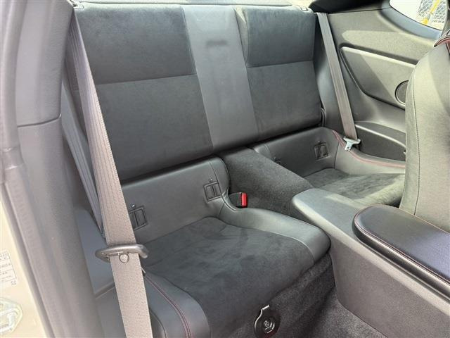 ���Ǝҗl�ւ̔̔��͂��f�肳���Ă��������܂��B �Ԍ������ԗ��̏ꍇ�́A�Ԍ����擾�������x�������z�ŕ\�����Ă���܂��B