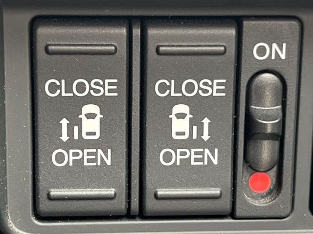 �y�����p���[�X���C�h�h�A�z�X�}�[�g�L�[��^�]�Ȃ̃X�C�b�`�Ō�ȗ����X���C�h�h�A�̊J���\���d��������͂����ăh�A���J����K�v�������A�����Ȃ��q�l�ł��ȒP�ɊJ���߂ł����K�ł���