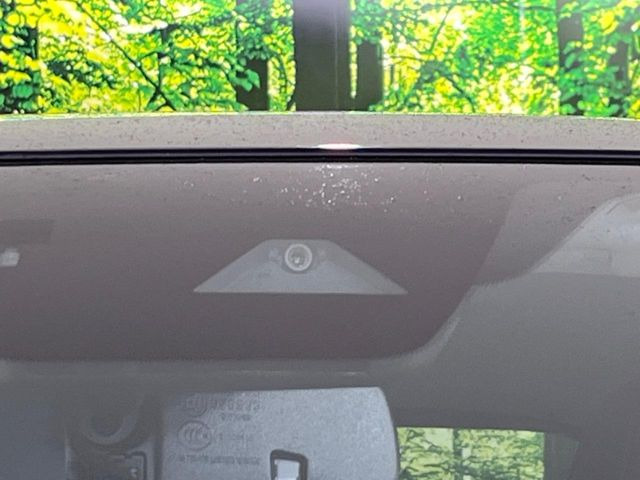 �yi-ACTIVESENSE�z���s���ɑO���̎ԗ�����F�����A�Փ˂������Ȏ��͌x��ƃu���[�L�ŏՓˉ���Ɣ�Q�y�����A�V�X�g�B�����S�Ƀh���C�u�����y���݂��������܂��B