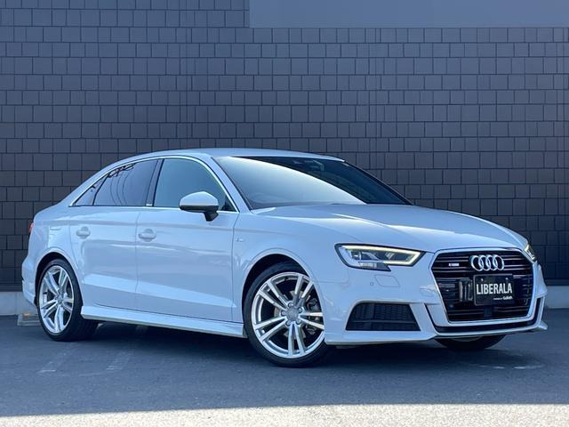 A3セダン30 TFSI スポーツ シグネチャーエディション