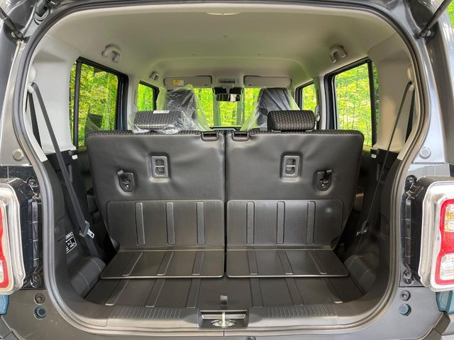 ���i�̂���������ʋ΁A���}���ɏ\���ȉ׎��X�y�[�X���m�ۂ��Ă���܂��B�Z�J���h�V�[�g��|���ƁA�傫�ȉו��̐ύڂ��\�ł���