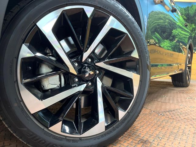 �y����20�C���`�A���~�z�C�[���z�O�ςɃ}�b�`���������A���~�z�C�[���𑕒����Ă���܂��B�e��ЊO�A���~�z�C�[����A�X�^�b�h���X�^�C�����戵�����Ă���܂��B���񂲑��k����������