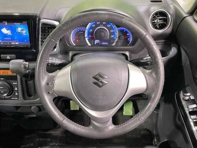 �y�����v�����X�e�A�����O�z�㎿�Ȋv���g�p���邱�ƂŁA��ɂ����������݂ƂĂ��^�]���₷���n���h���ł���