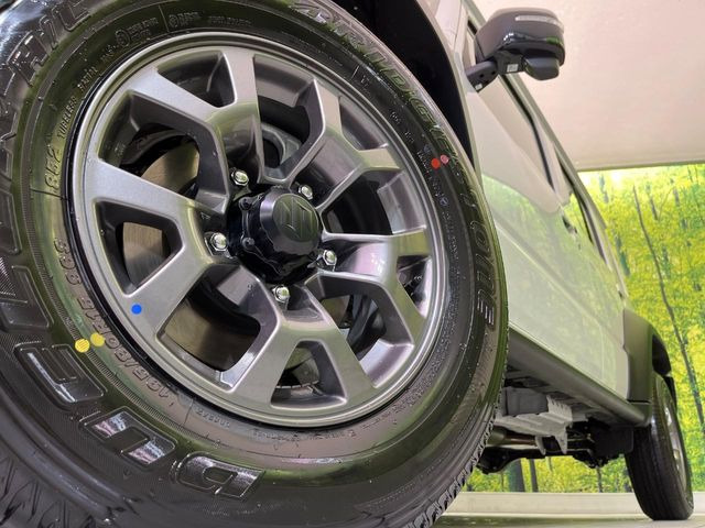 �y����15�C���`�A���~�z�C�[���z�O�ςɃ}�b�`���������A���~�z�C�[���𑕒����Ă���܂��B�e��ЊO�A���~�z�C�[����A�X�^�b�h���X�^�C�����戵�����Ă���܂��B���񂲑��k����������