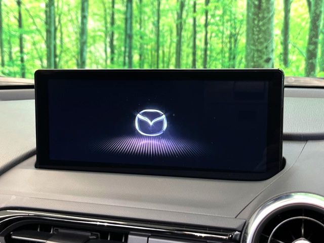 �y8.8�C���`�}�c�_�R�l�N�g�z�ԓ��̕��͋C�Ƀ}�b�`������^�̃f�B�X�v���C�B�X�}�z�ڑ��ł̃i�r�g�p��Bluetooth�Đ����A�l�X�ȋ@�\���y���߂܂��B�����I�ȃ_�C�������삪�\�ŁA�g��������ǍD�ł��B