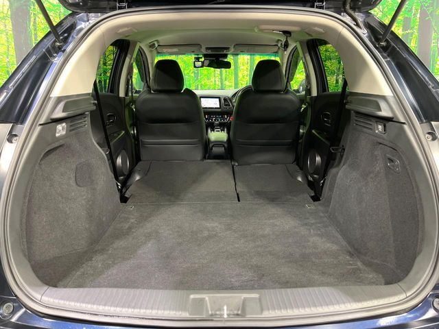 後席を格納すると、これだけの広さが!シーンに合わせたシートアレンジで、大きな荷物も積むことが出来ます♪